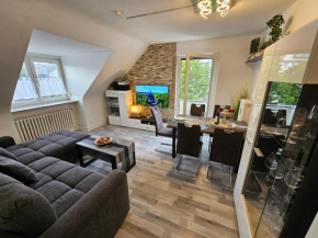 Exklusives und helles Dachgeschoss-Apartment No 3 im Zentrum von Kassel, schnelles 1Gbit Internet, Geschirrspüler, Boxspringbetten